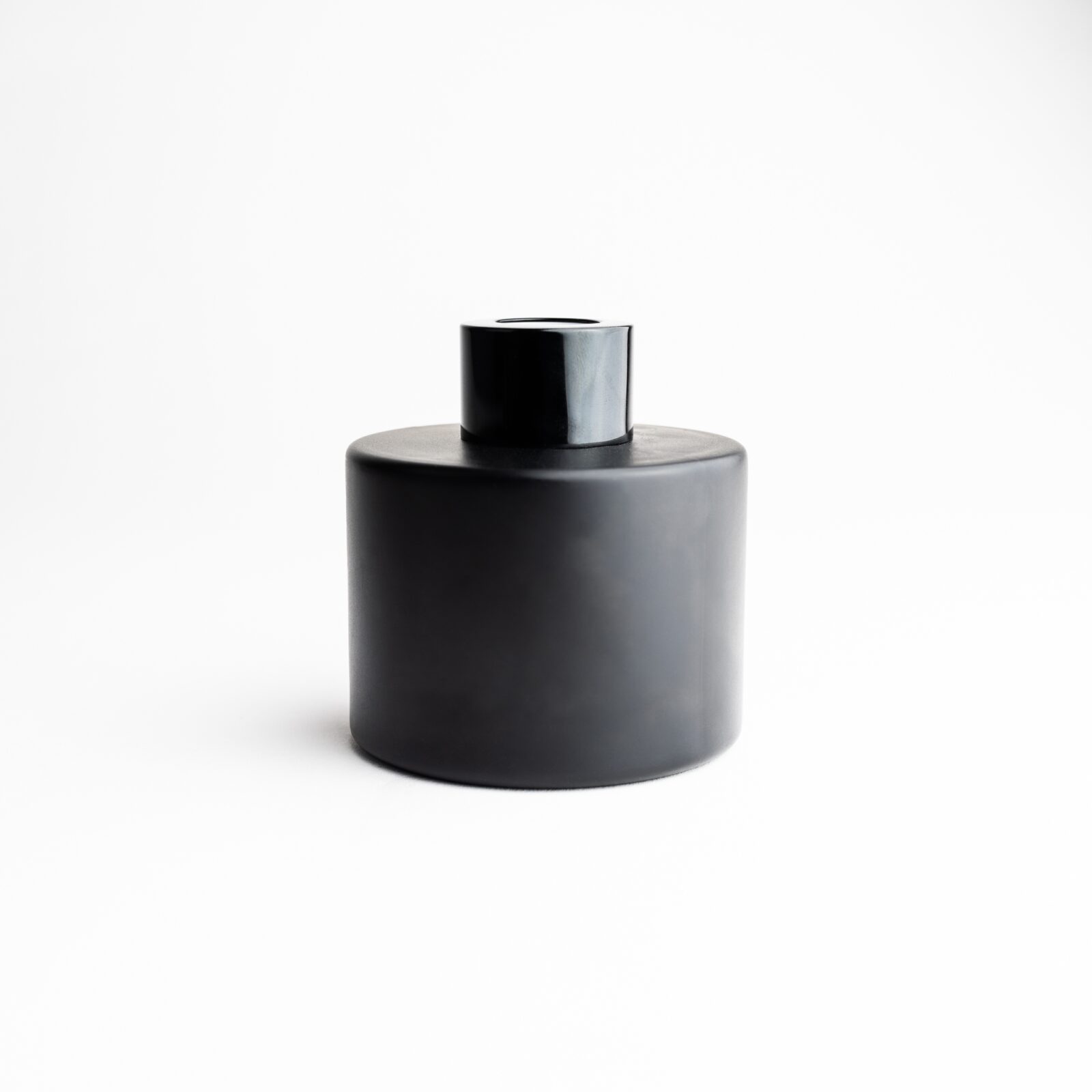 Matte Black Circular 100ml Reed Diffuser Glass